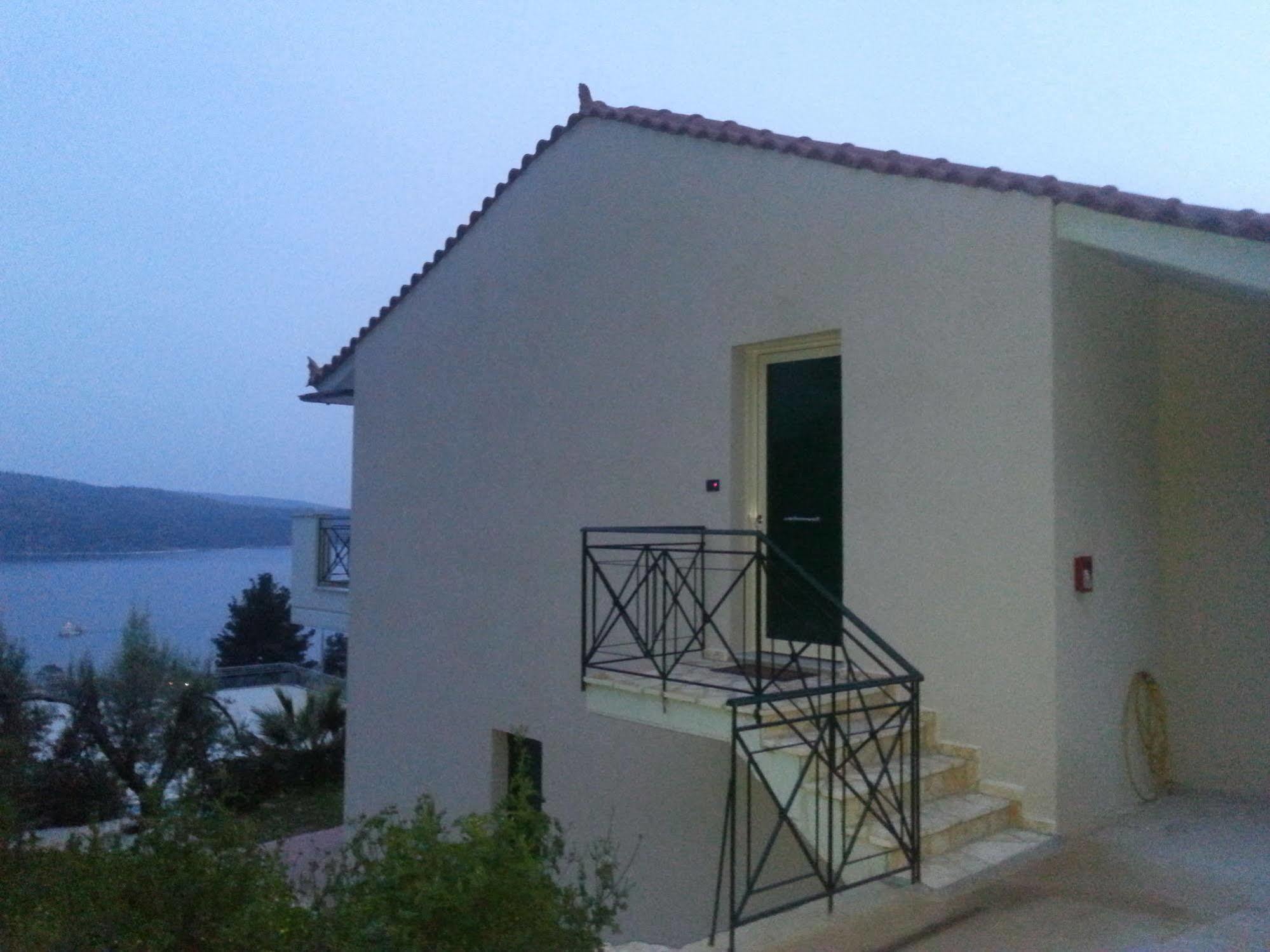 Giannis Village Resort Astakos Luaran gambar